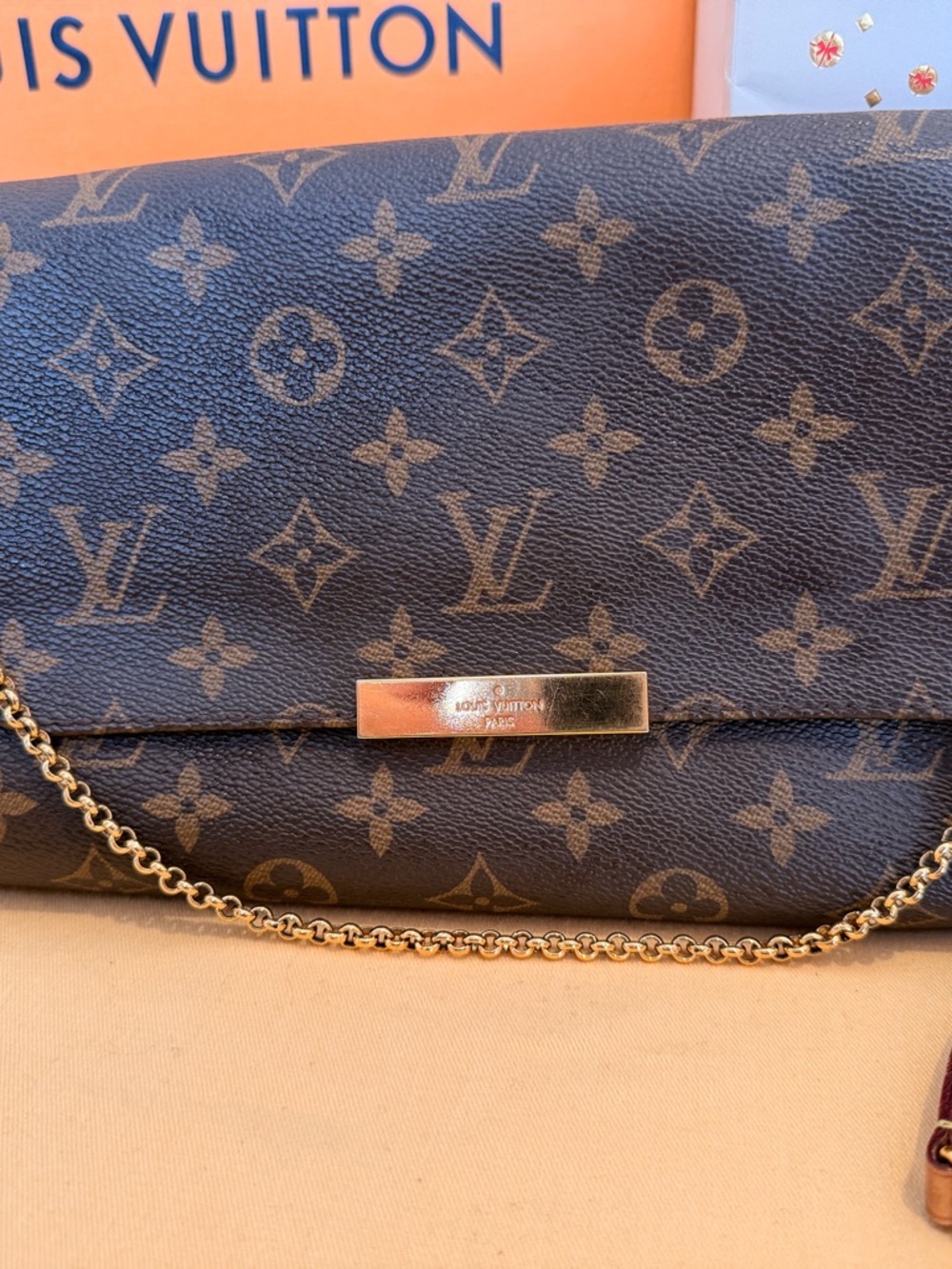 AUTHENTIC Louis Vuitton Favorite Monogram Canvas Crossbody - Picture 2 of 16